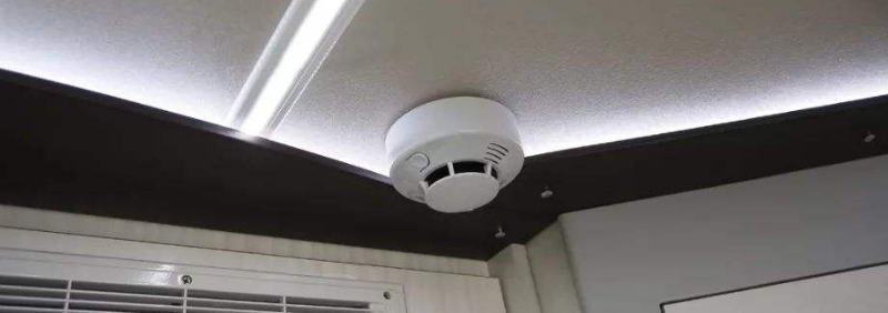 烟雾报警器_烟雾报警器一直响怎么解除_烟雾报警器安装位置