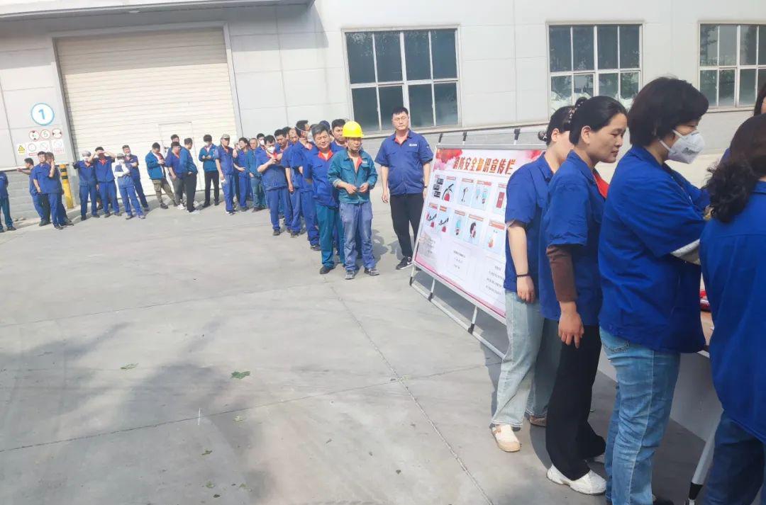 理论实践并重，提升消防技能--白鸽公司开展初期火灾应急预案演练